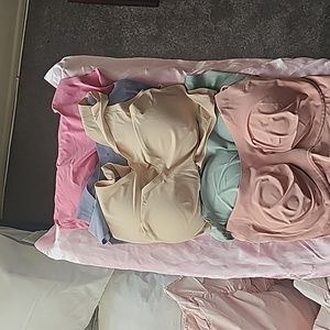 True wireless size M bras lot of 6